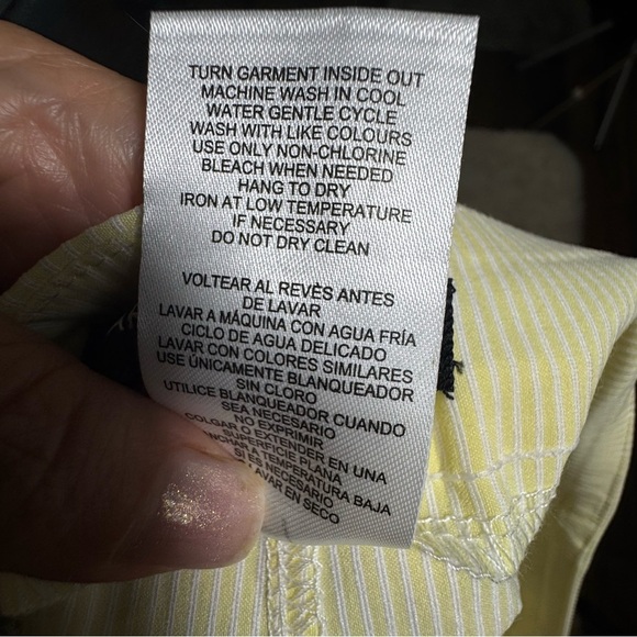 Mario Serrani Yellow & White Capri Pants size Small - Picture 11 of 11